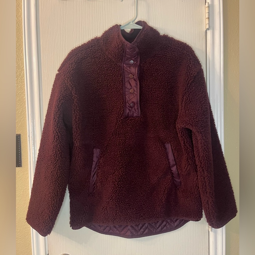 🛍️Like New Athleta Burgundy Sherpa Sweater